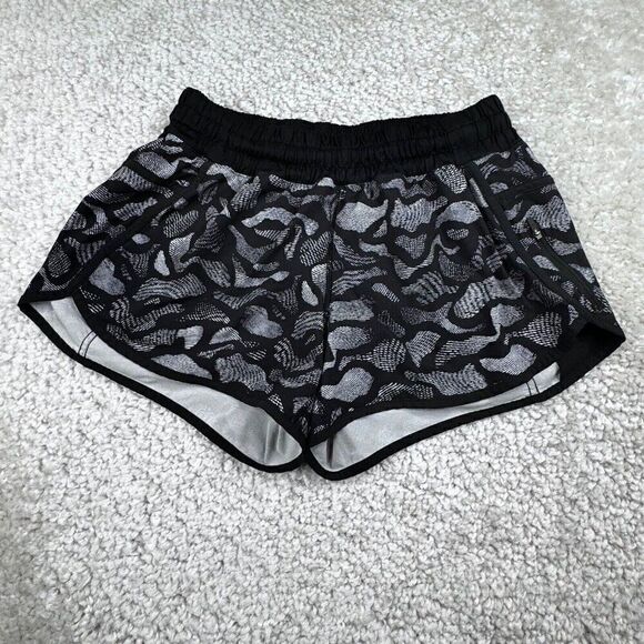Lululemon Tracker Short Mini Warp White Black - Picture 2 of 14